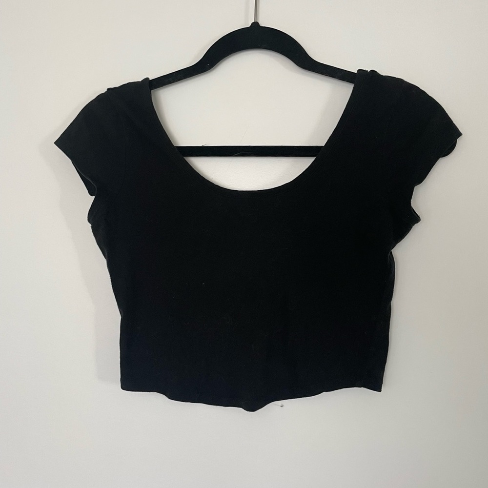 Fitted Black Cropped Top